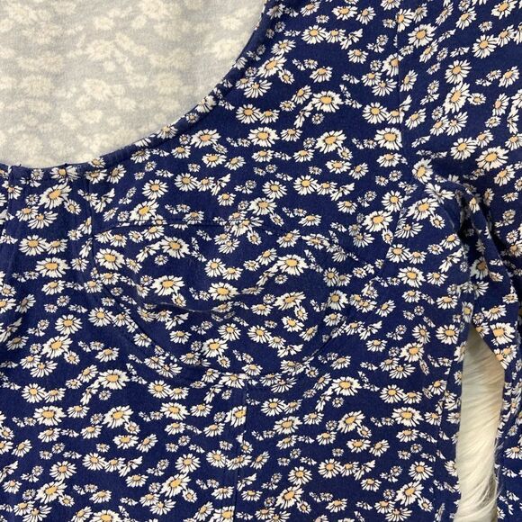 Me to We Floral Crop Long Sleeve - Picture 3 of 8